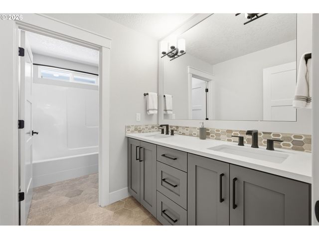 12130 Sw 173RD Ter, Beaverton, OR 97007