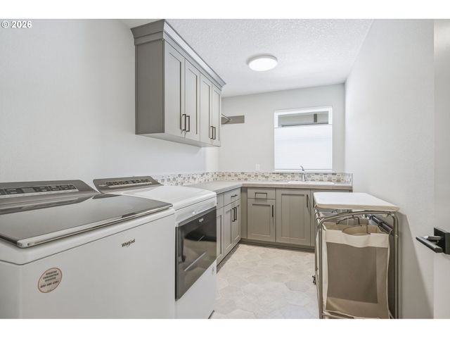 12130 Sw 173RD Ter, Beaverton, OR 97007