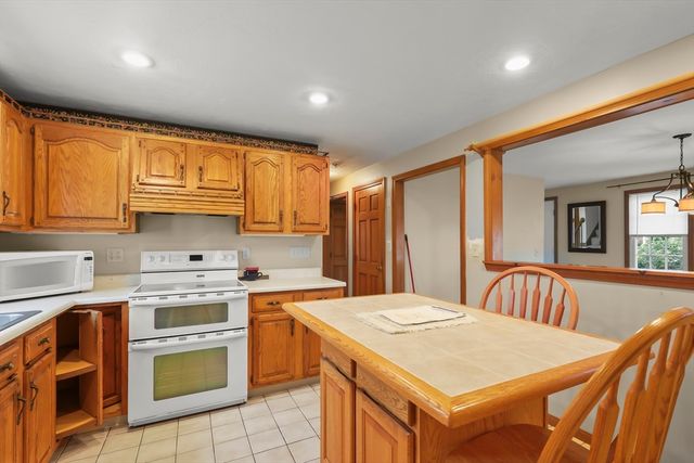 42 Sewell St, Brockton, MA 02301