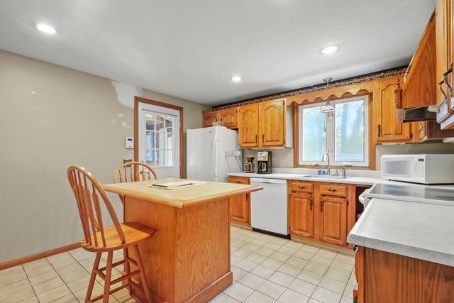 42 Sewell St, Brockton, MA 02301