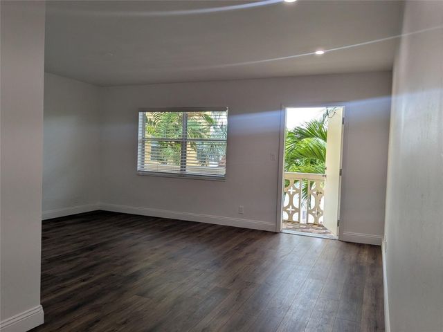 815 Middle River Drive 215, Fort Lauderdale, FL 33304