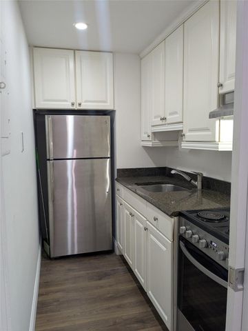 815 Middle River Drive 215, Fort Lauderdale, FL 33304