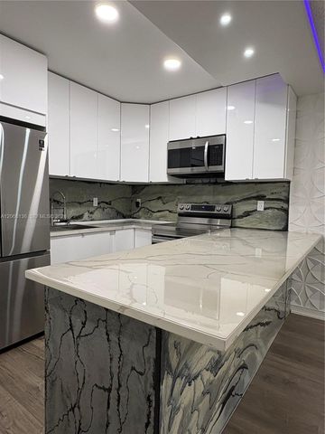 1520 Mckinley Street 108E, Hollywood, FL 33020
