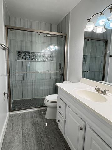 1520 Mckinley Street 108E, Hollywood, FL 33020