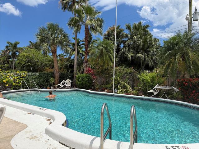 1520 Mckinley Street 108E, Hollywood, FL 33020