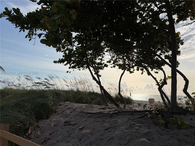 1520 Mckinley Street 108E, Hollywood, FL 33020