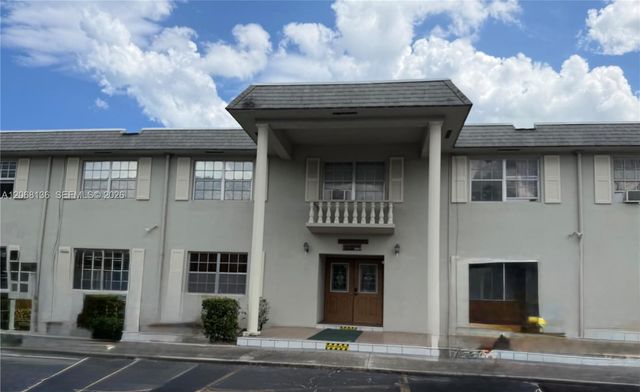 1520 Mckinley Street 108E, Hollywood, FL 33020