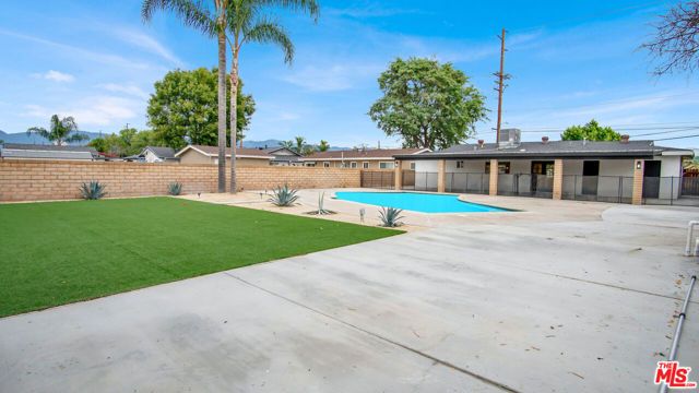 428 S Meridian Avenue, Rialto, CA 92376