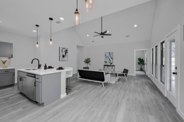 715 E Hanna Street, Denison, TX 75021