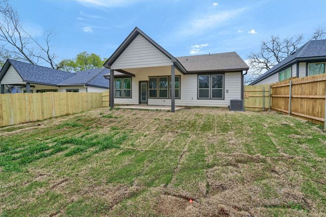 715 E Hanna Street, Denison, TX 75021