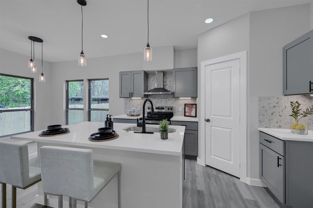 715 E Hanna Street, Denison, TX 75021