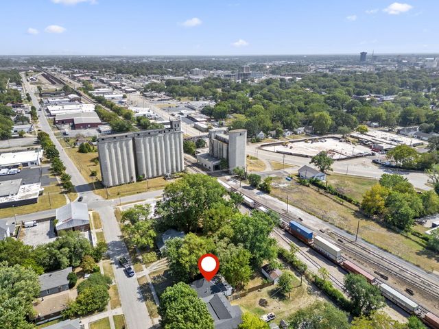 1030 W Chase Street, Springfield, MO 65803