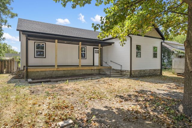 1030 W Chase Street, Springfield, MO 65803