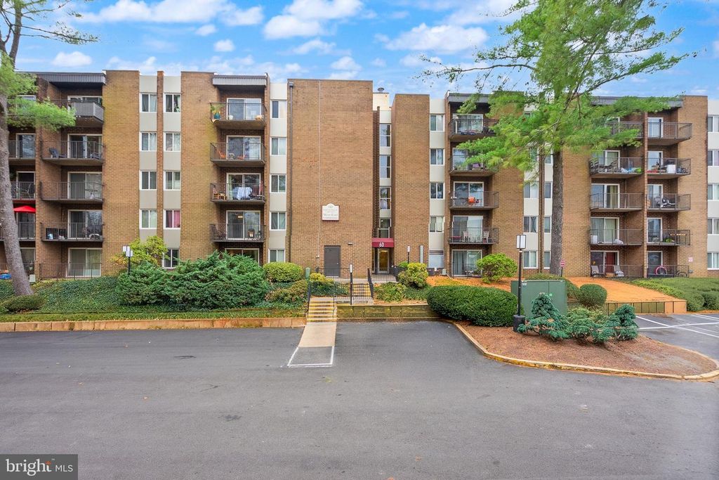 Image 1 of property listing at 60 S VAN DORN ST #306, Alexandria, VA 22304