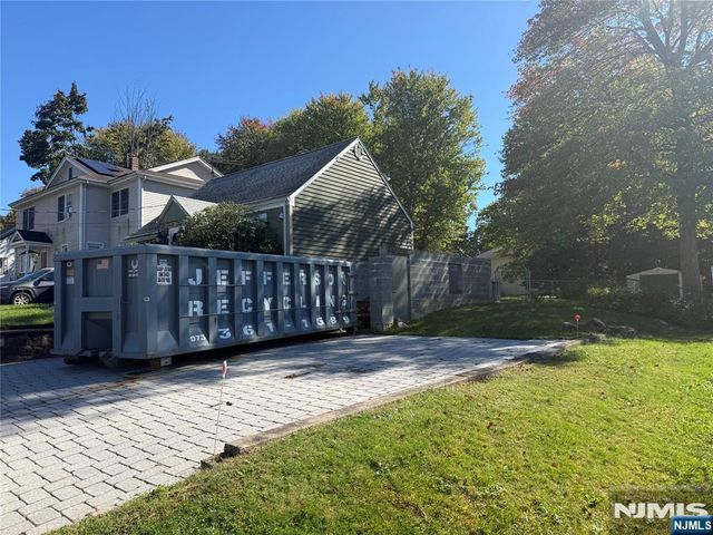 54 Highland Avenue, Bergenfield, NJ 07621