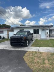 886 NW 25th Ave 1, Miami, FL 33125