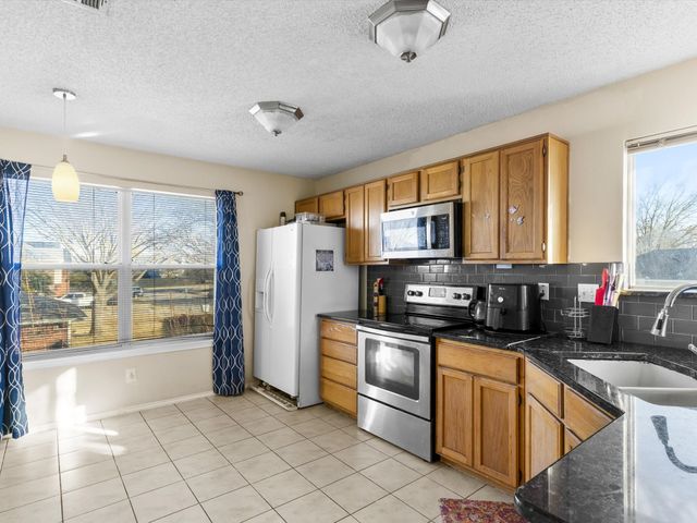 1115 Middlebury Lane, Euless, TX 76040