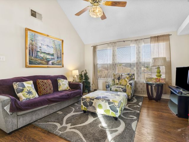 1115 Middlebury Lane, Euless, TX 76040