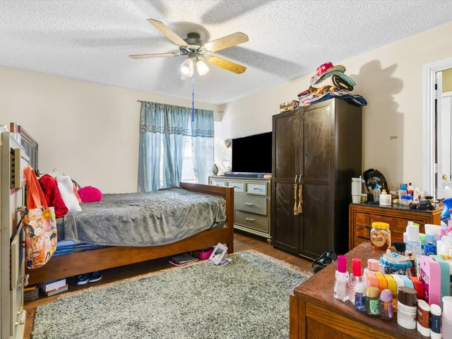 1115 Middlebury Lane, Euless, TX 76040