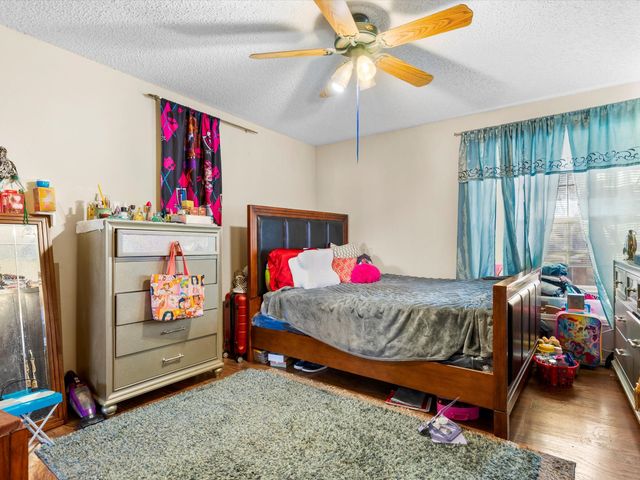 1115 Middlebury Lane, Euless, TX 76040