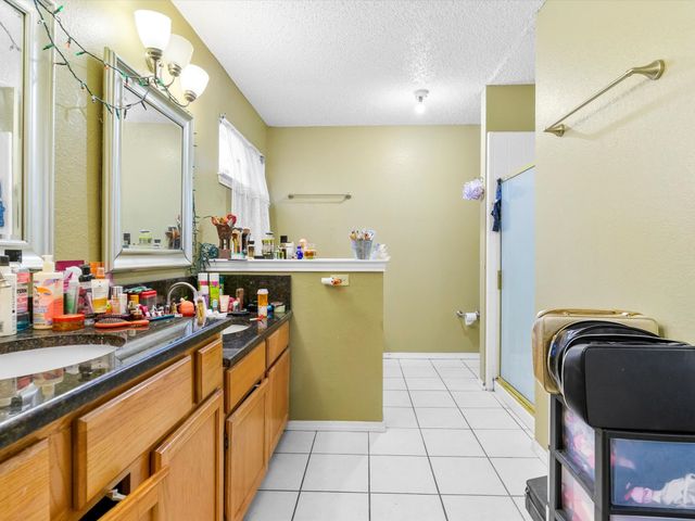 1115 Middlebury Lane, Euless, TX 76040