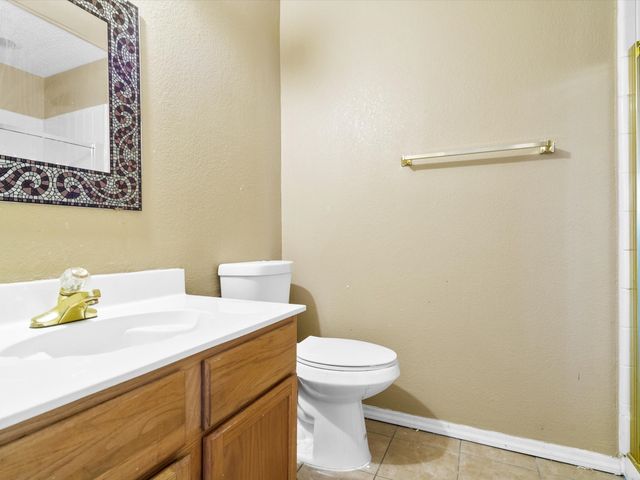 1115 Middlebury Lane, Euless, TX 76040