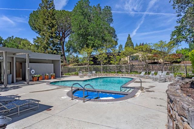 10 Mansion Court 713, Menlo Park, CA 94025