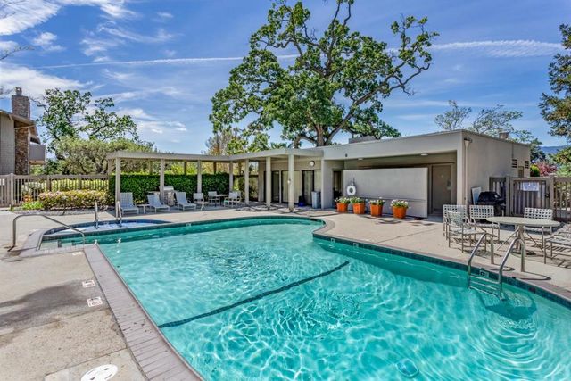 10 Mansion Court 713, Menlo Park, CA 94025