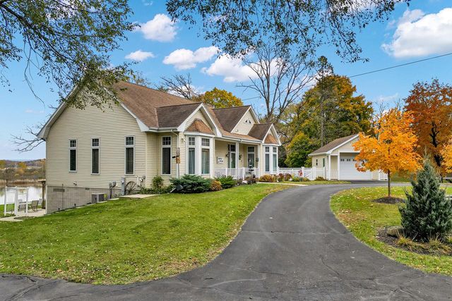 S87W29868 Leppin COURT, Mukwonago, WI 53149