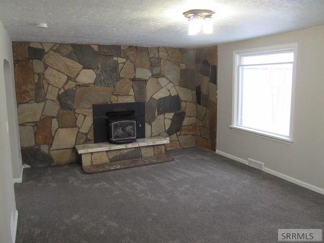 127 W 1st S, Teton, ID 83451