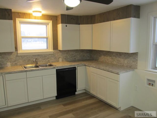 127 W 1st S, Teton, ID 83451