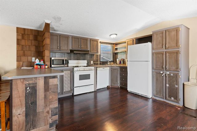 351 North Squirrel Rd, Auburn Hills, MI 48326
