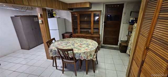7854 75th Street, Glendale, NY 11385