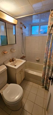 7854 75th Street, Glendale, NY 11385