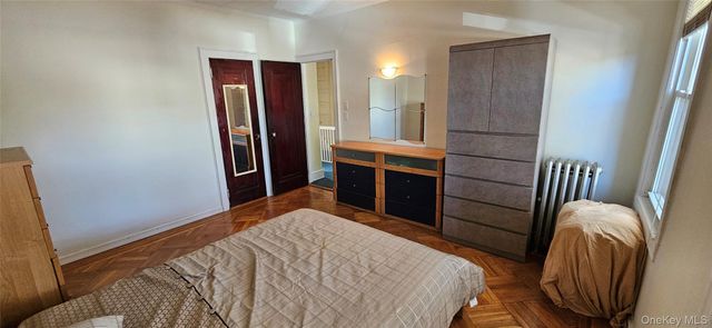 7854 75th Street, Glendale, NY 11385