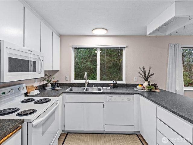 1030 204th Place SE, Bothell, WA 98012