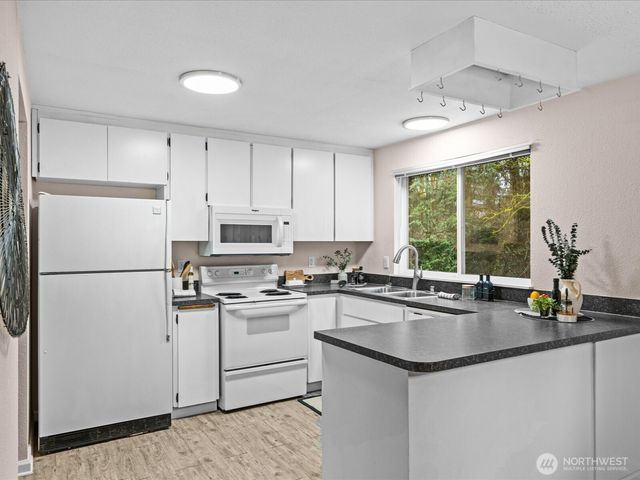 1030 204th Place SE, Bothell, WA 98012