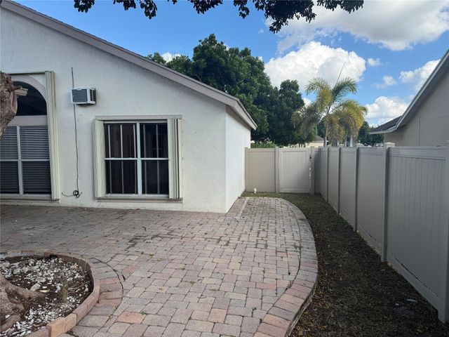 13036 Meadowbreeze Drive, Wellington, FL 33414