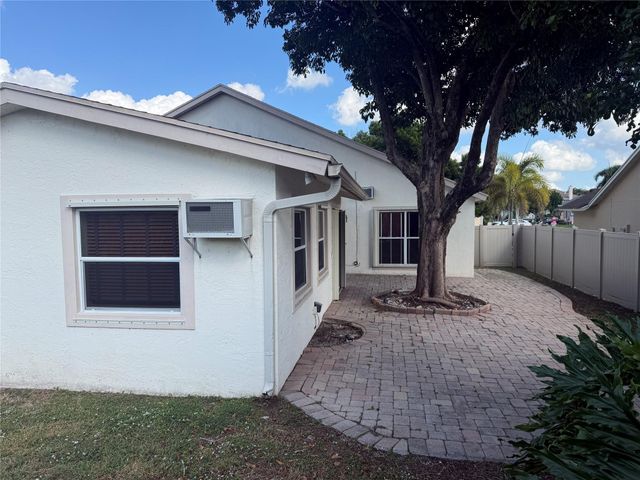 13036 Meadowbreeze Drive, Wellington, FL 33414