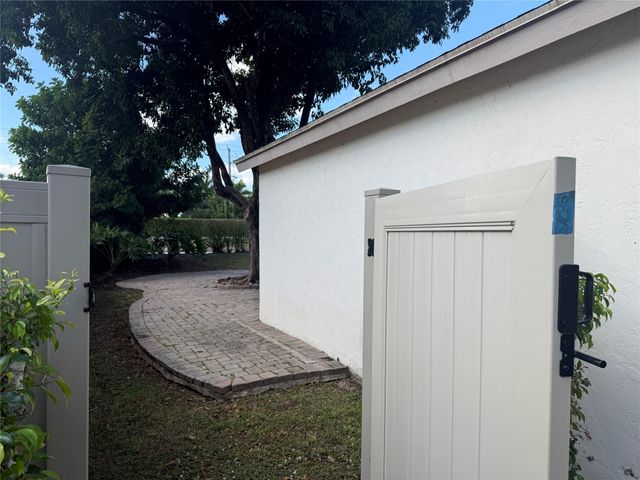 13036 Meadowbreeze Drive, Wellington, FL 33414