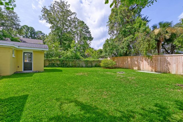 5 Briarcliff Drive, Charleston, SC 29407