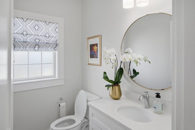 10 Berkley Rd A, Hull, MA 02045