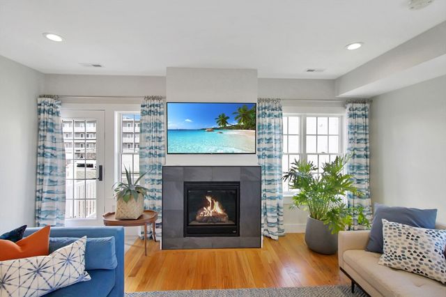 10 Berkley Rd A, Hull, MA 02045