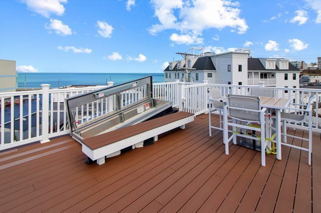 10 Berkley Rd A, Hull, MA 02045