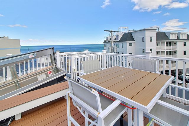 10 Berkley Rd A, Hull, MA 02045