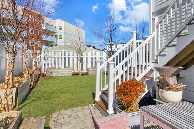 10 Berkley Rd A, Hull, MA 02045