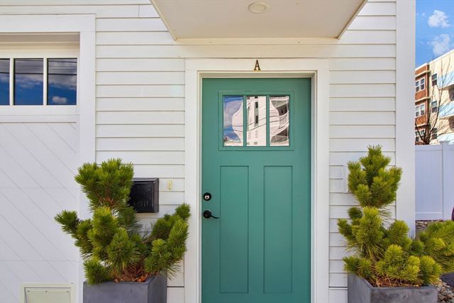 10 Berkley Rd A, Hull, MA 02045