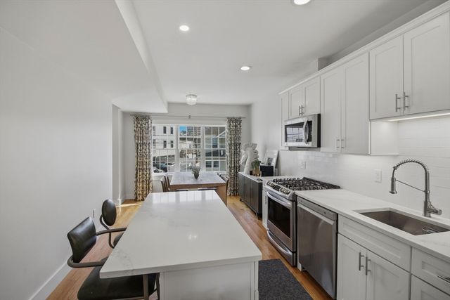 10 Berkley Rd A, Hull, MA 02045