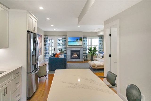 10 Berkley Rd A, Hull, MA 02045