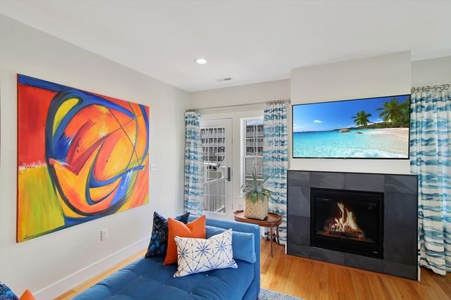 10 Berkley Rd A, Hull, MA 02045